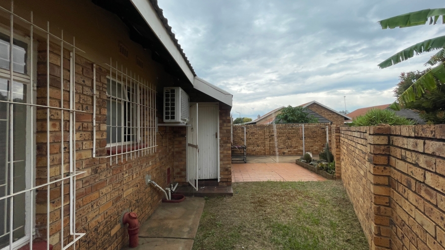 2 Bedroom Property for Sale in Stilfontein Ext 4 North West